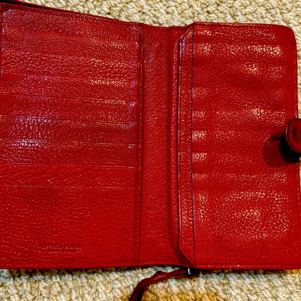 Red Bottega Veneta women’s wallet